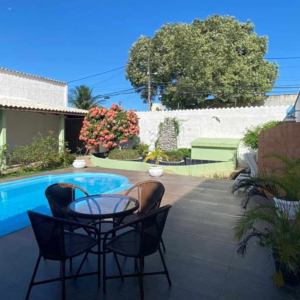 Blick zum Pool von der Grillbar aus gesehen